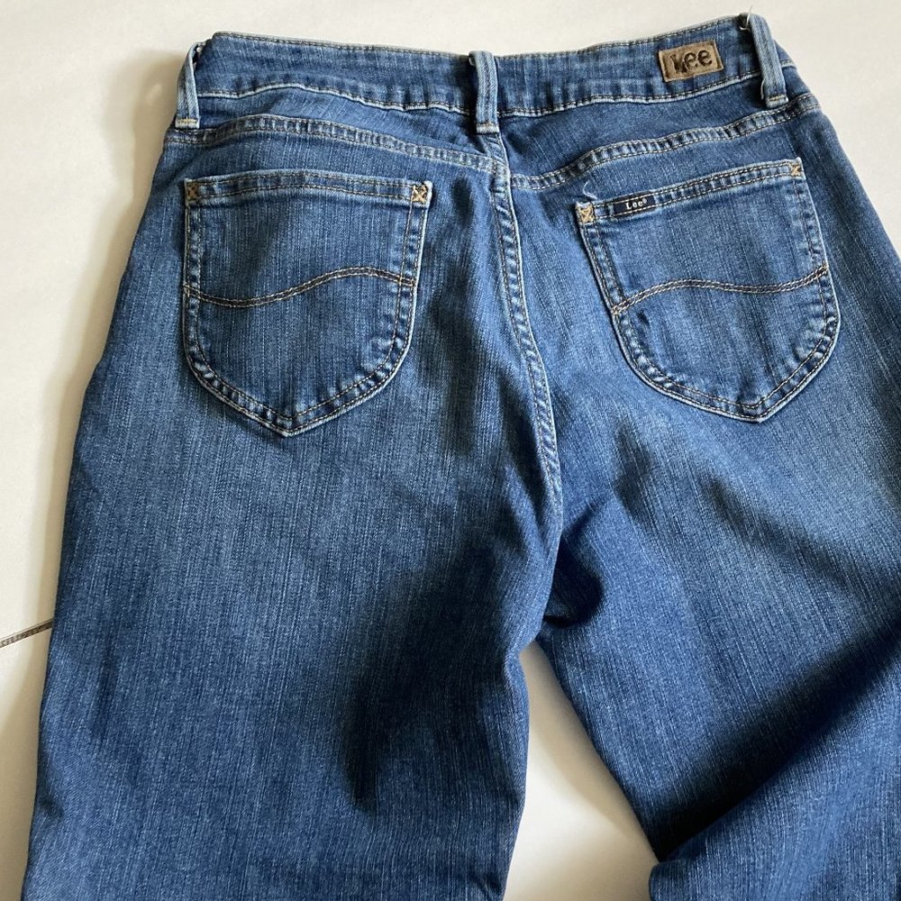 Lee Jeans Regular Fit Straight Leg Mid-Rise Women's Size 10  Medium Denim Casual
